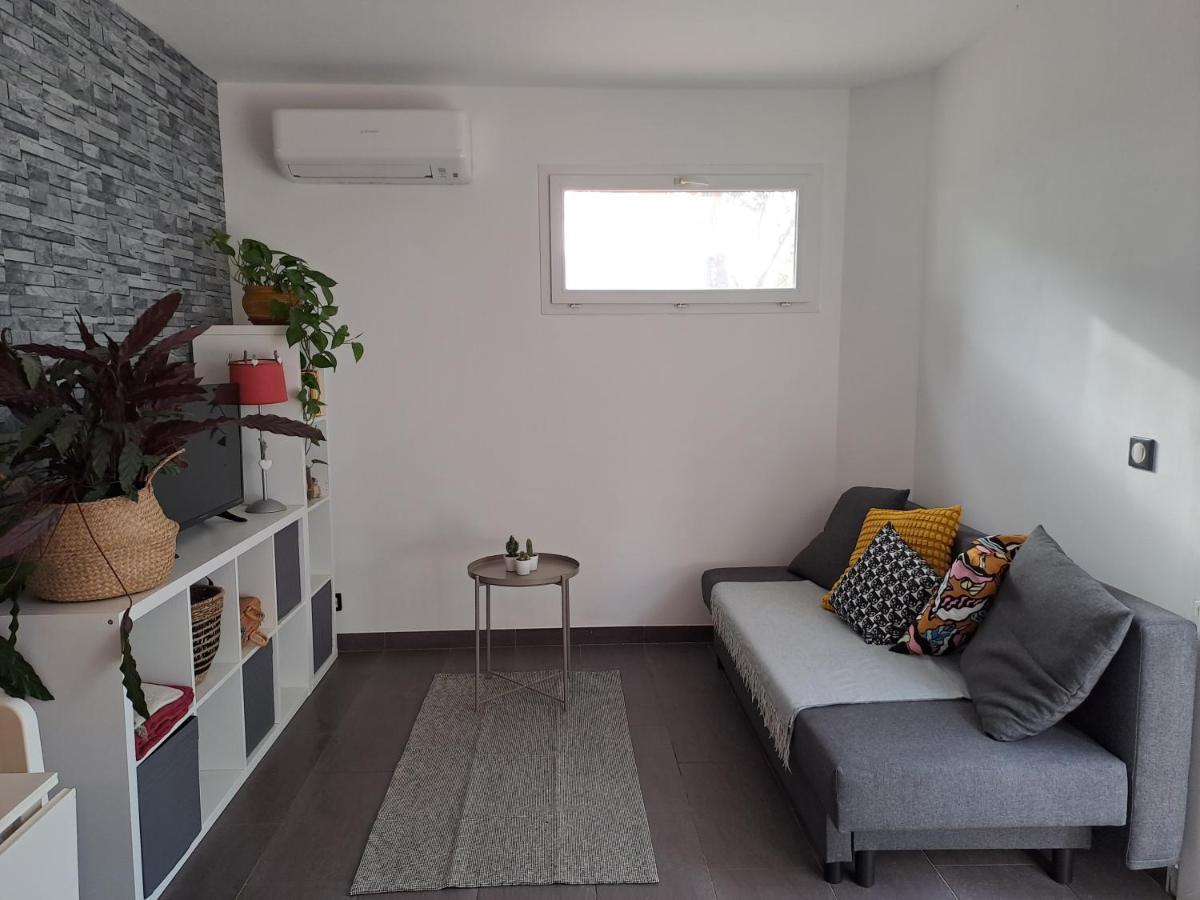 La Ribasse En Provence Apartment เวอแนลส์ ภายนอก รูปภาพ