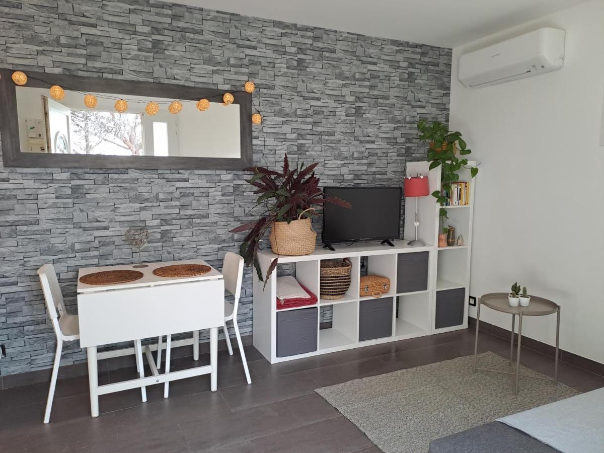 La Ribasse En Provence Apartment เวอแนลส์ ภายนอก รูปภาพ