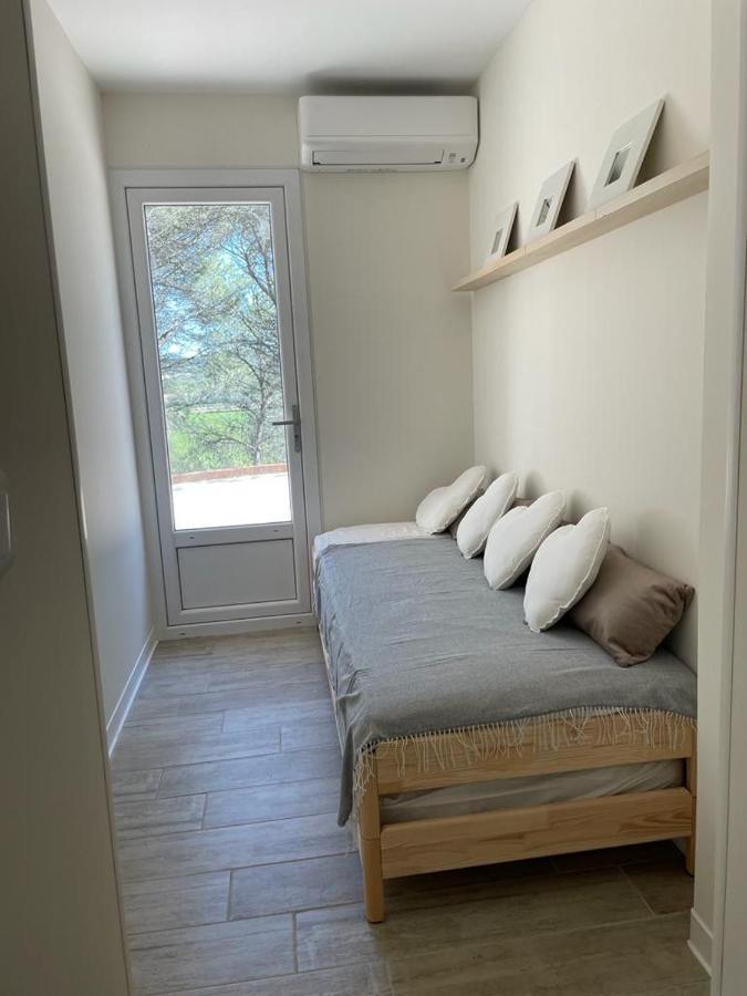 La Ribasse En Provence Apartment เวอแนลส์ ภายนอก รูปภาพ