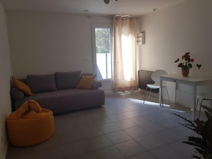 La Ribasse En Provence Apartment เวอแนลส์ ภายนอก รูปภาพ