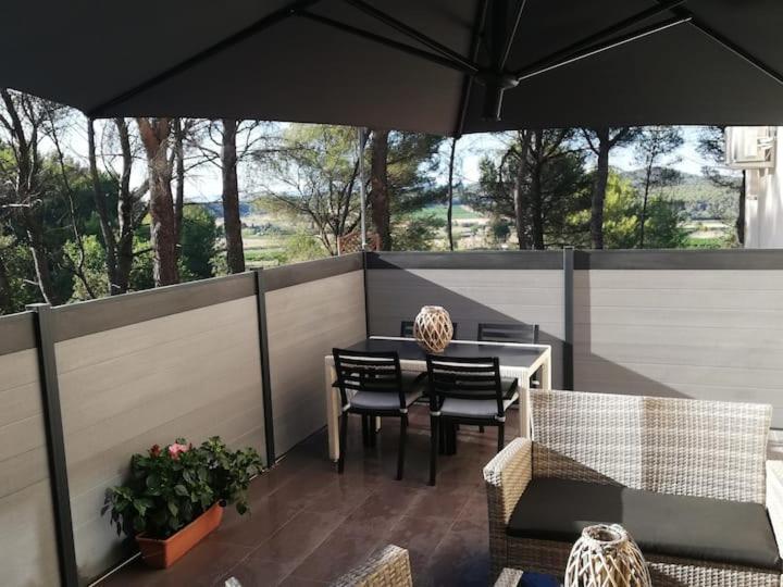 La Ribasse En Provence Apartment เวอแนลส์ ภายนอก รูปภาพ