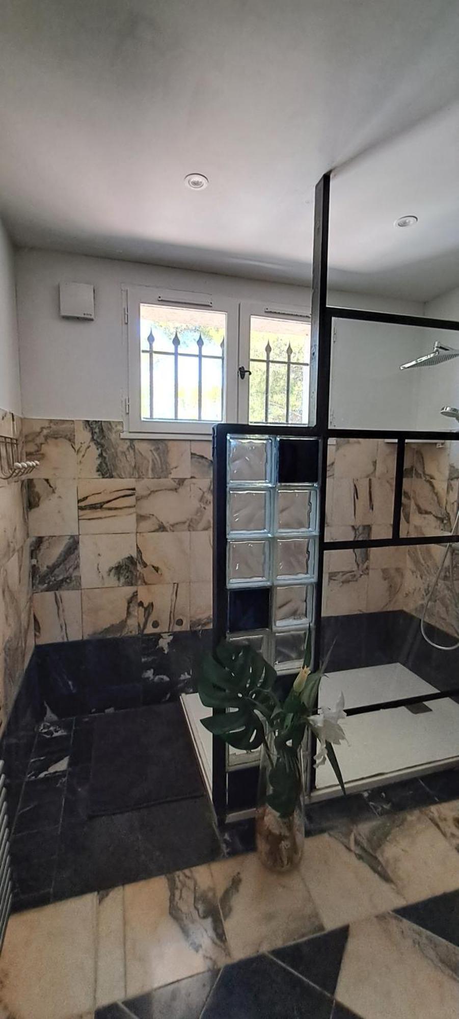 La Ribasse En Provence Apartment เวอแนลส์ ภายนอก รูปภาพ